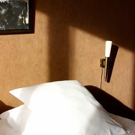 לינה וארוחת בוקר Le Cercle De Malines 4*