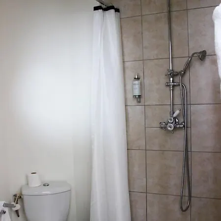 Le Cercle De Malines לינה וארוחת בוקר 4*